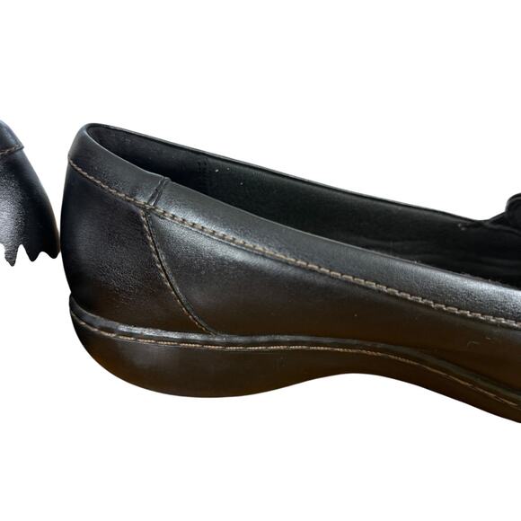 Clarks Ashland Bubble Slip On Black Leather Women Tassel Loafer Comfort Shoes 11 - Picture 3 of 15